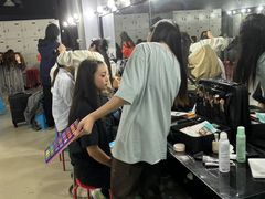 -粤港芭莎美容美发化妆学校