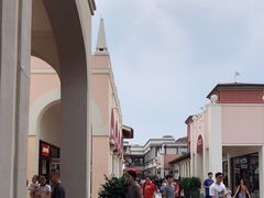 -佛罗伦萨小镇广佛名品奥特莱斯(疏港路店)