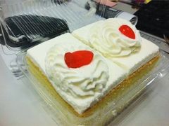 -红宝石·鲜奶小方·海派西点房(万航店)