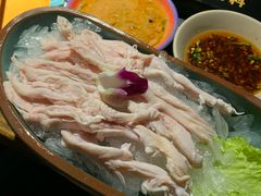 -老牌坊云南鱼豆花火锅(哈西万达店)