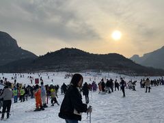 -济南卧虎山滑雪场