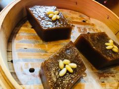 松子枣泥拉糕-鑫震源·苏式大虾生煎(山塘街店)