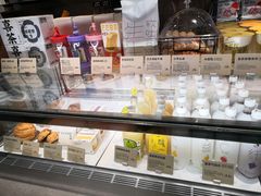 面包甜点陈列柜-喜茶(深圳东门1234店)