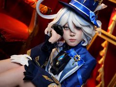 -米游妙妙屋cosplay换装自拍摄影体验馆