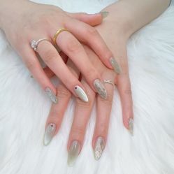-七彩虹美甲美睫 半永久
