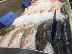 -J Daeng Seafood