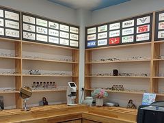 -豪门视光·星趣控·蔡司依视路眼镜代理商(中央大街店)
