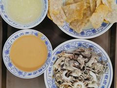 老北京炸灌肠-门框胡同百年卤煮(新街口店)