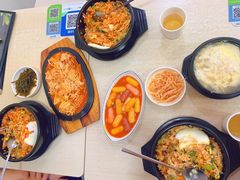 -拌来拌去石鍋拌飯(文鼎店)