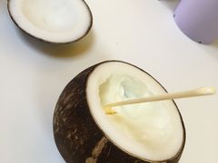 -志龙皇冠吃货椰子铺