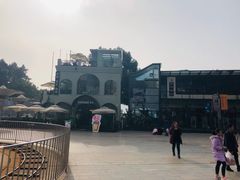 -日月光中心广场