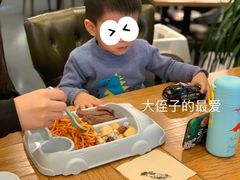 -汽车博物馆主题餐厅