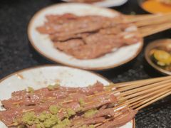 -何妹湿辣牛肉·粤式烧烤砂煲(桂雅路店)