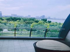 -上海滴水湖皇冠假日酒店