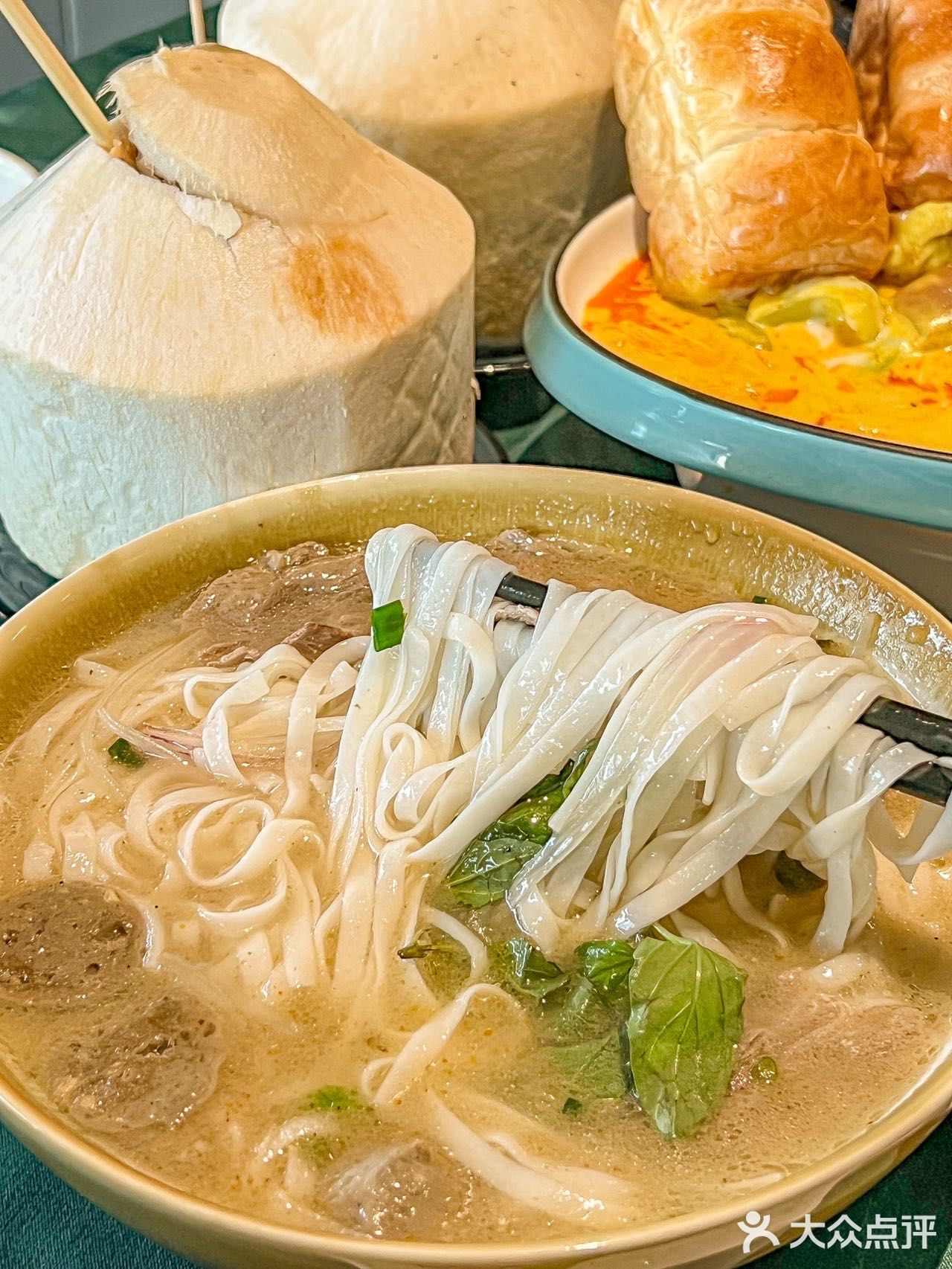 一直都对这道菜情有独钟，里面有20多种泰国当地的调料