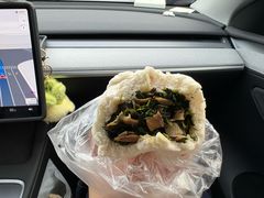 -白玉兰食品(中山公园龙之梦店)