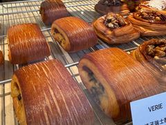 -VERIE BAKEHOUSE
