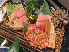 -山川小町·极番烧肉(新地假日广场店)