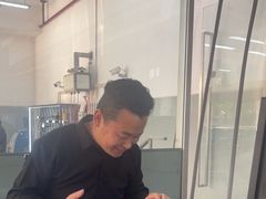-上海星瀚奔驰4S店(红柳路店)