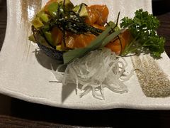 三文鱼牛油果色拉-角落里(中山公园店)