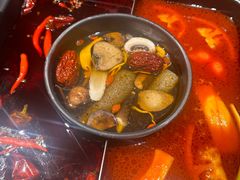 -老牌坊云南鱼豆花火锅(爱建店)