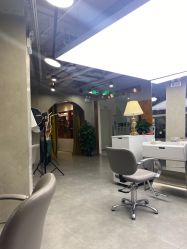 -变画·发型STUDIO