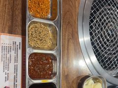 -明洞阿姨·韩式酱蟹烤肉·创意料理(三元桥店)