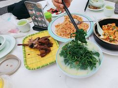 -五谷芳乳鸽王(梅沙老店)