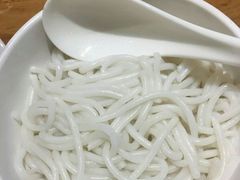 -花馬肆.云南过桥米线(汉神购物广场现场熬汤店)