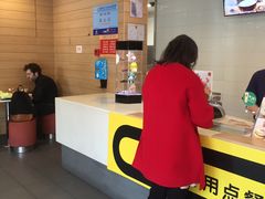 -麦当劳(乳山路店)