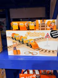 -逝水玩具折扣店