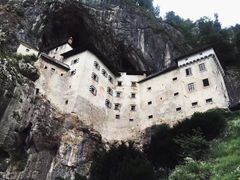 -波斯托伊纳溶洞