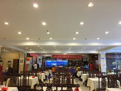 大堂-鑫巴蜀小镇 · 水煮鱼专研店(玉桥店)