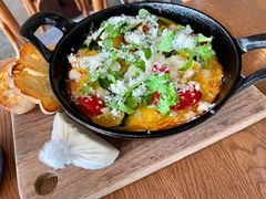 -ROAST coffee & eatery