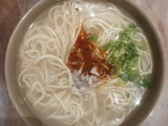 -亮亮面馆(经六路店)