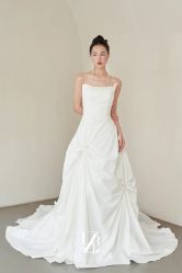 -Renee芮亦婚纱(原丽莎)