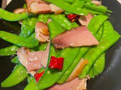 荷兰豆炒腊肉-本来精品川菜(嘉里中心店)