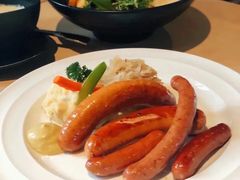 -LENBACH兰巴赫西餐啤酒坊(大连东港店)