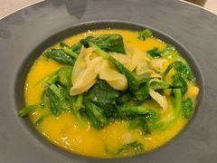豌豆黄浸豌豆尖-半山腰·云南菜(侨福芳草地店)