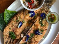 -Chom Cafe and Restaurant