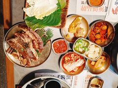 -草家酱蟹炭火烤肉店(珲春南路一店)