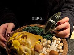 -三出山火锅(南京万象天地店)