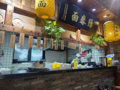 -弄堂咪道-饭香·面香·馄饨香(兴梅店)