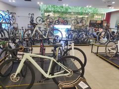-英派斯健身旗舰店(海信国际中心馆)