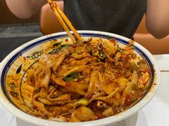 -阿瓦山寨·湘菜现炒·剁椒鱼头王(咸阳总店)