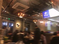 大堂-巴四老城区炭火蛙锅(张江店)