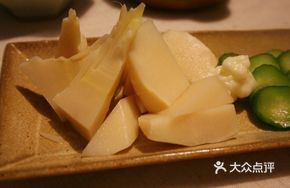 Dreamy Ice Bamboo Shoots