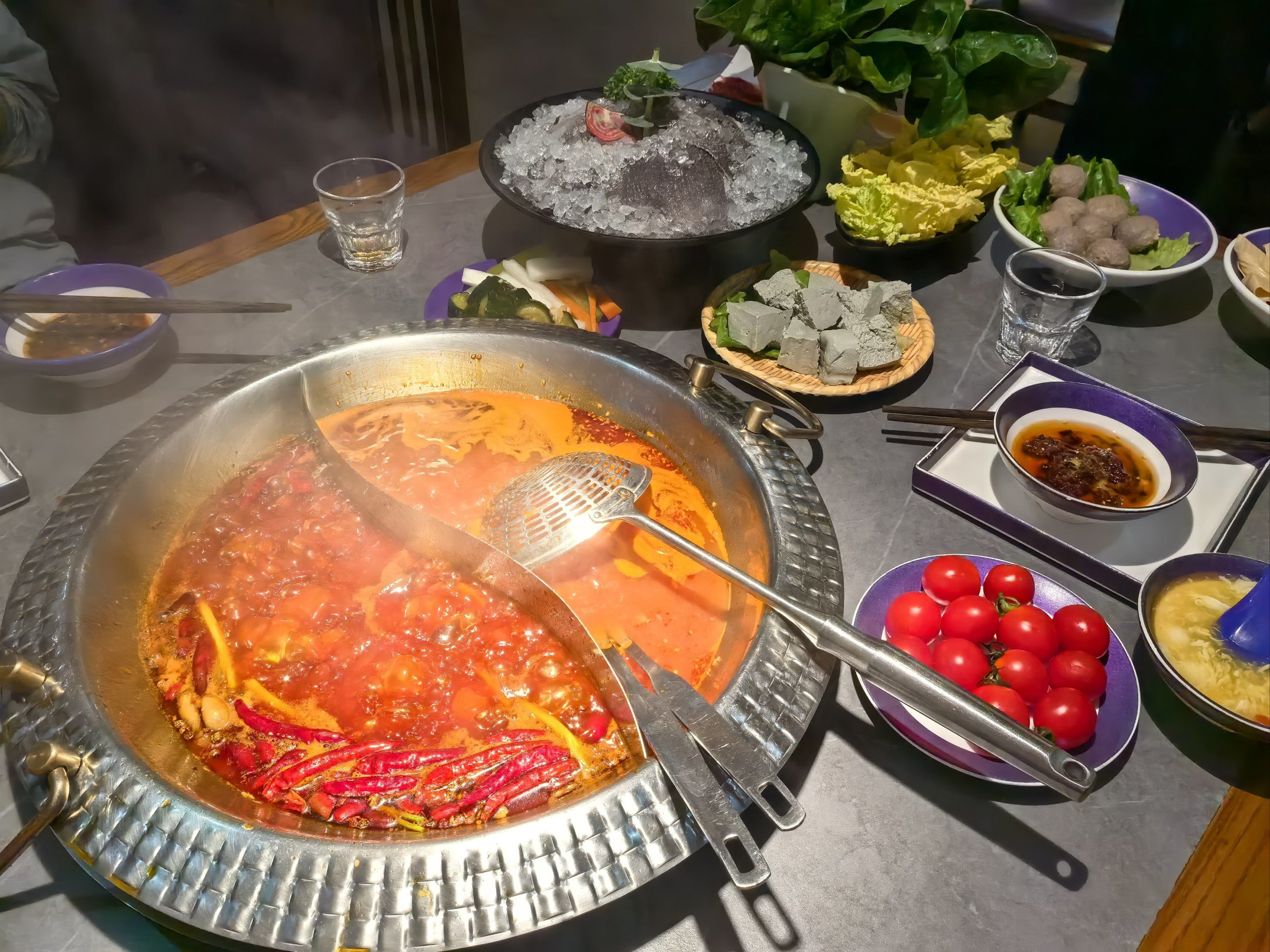 高老九火锅超好吃!