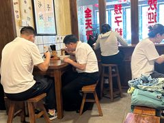 -矮子粉店1985·长沙米粉(湘春路店)