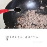 土豆500g，猪肉馅500g，洋葱1个，鸡蛋1个